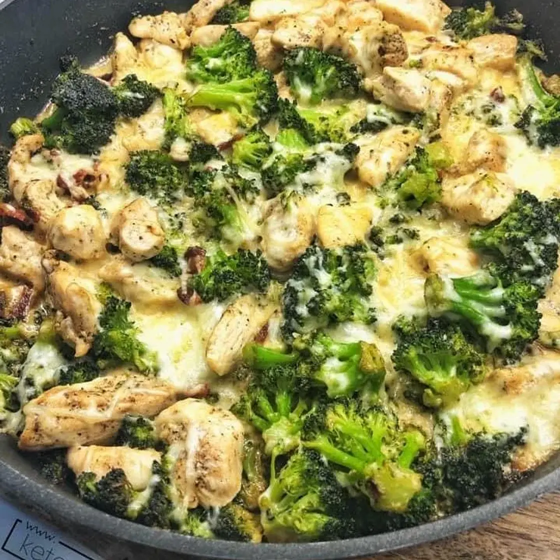 Creamy broccoli bacon chicken