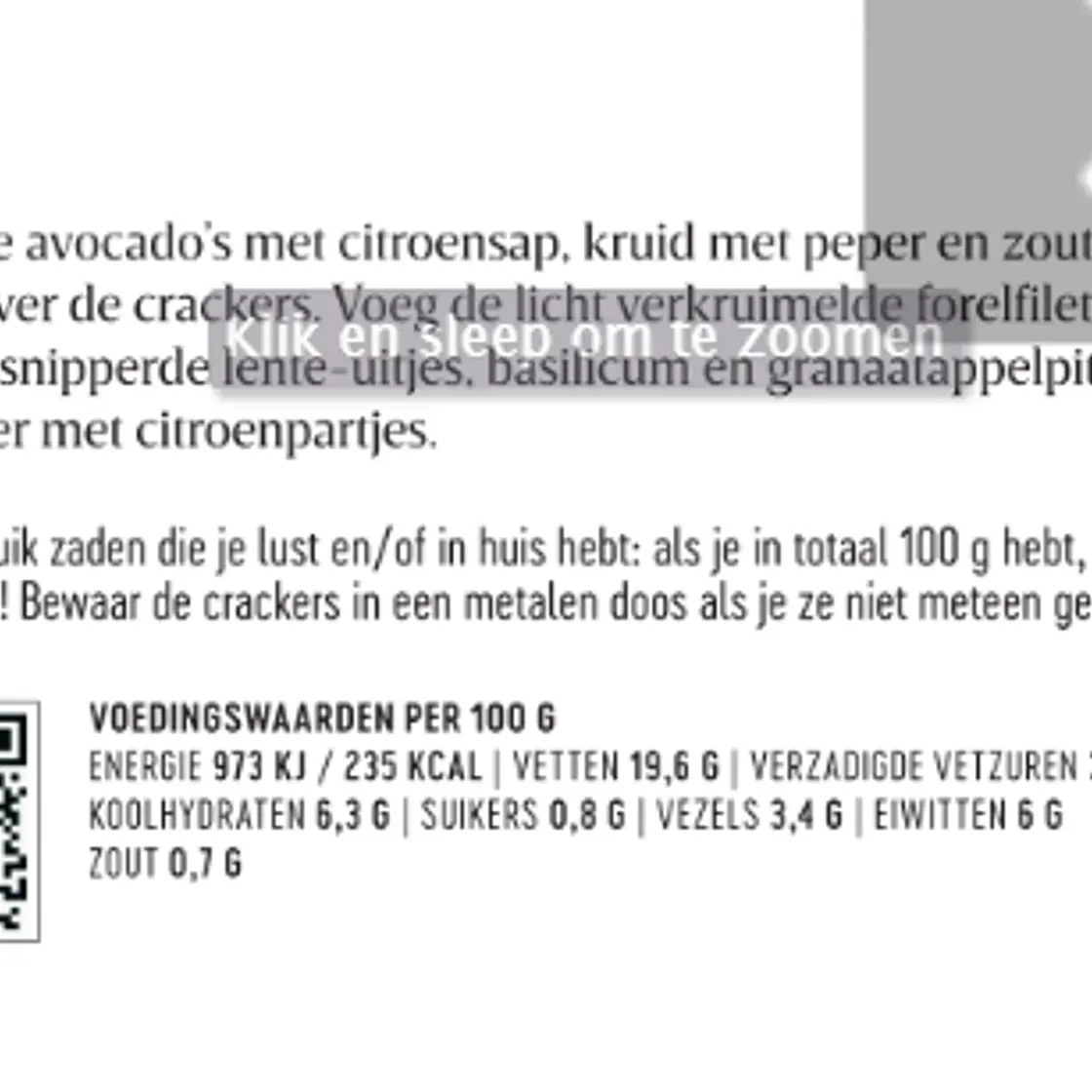 Crackers met zaadjes, gerookte forel en avocado