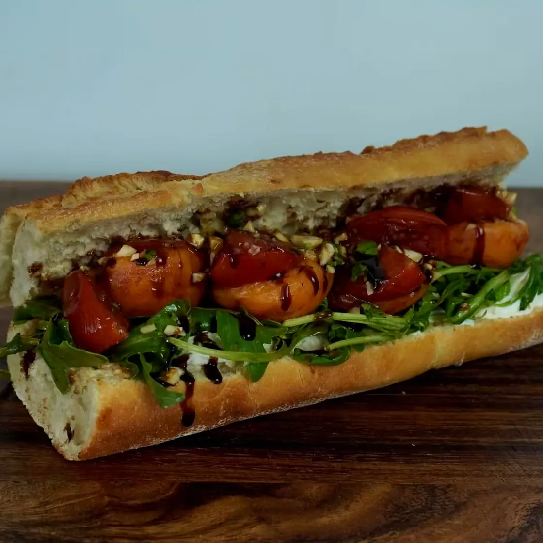 Aprikosen Burrata Sandwich