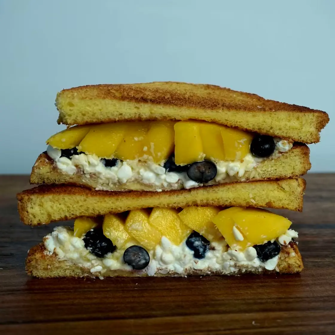 Mango Frühstückssandwich