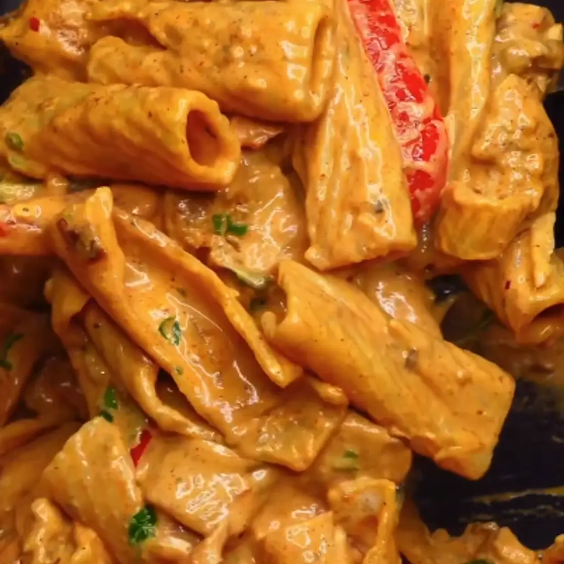 creamy garlic fajita pasta