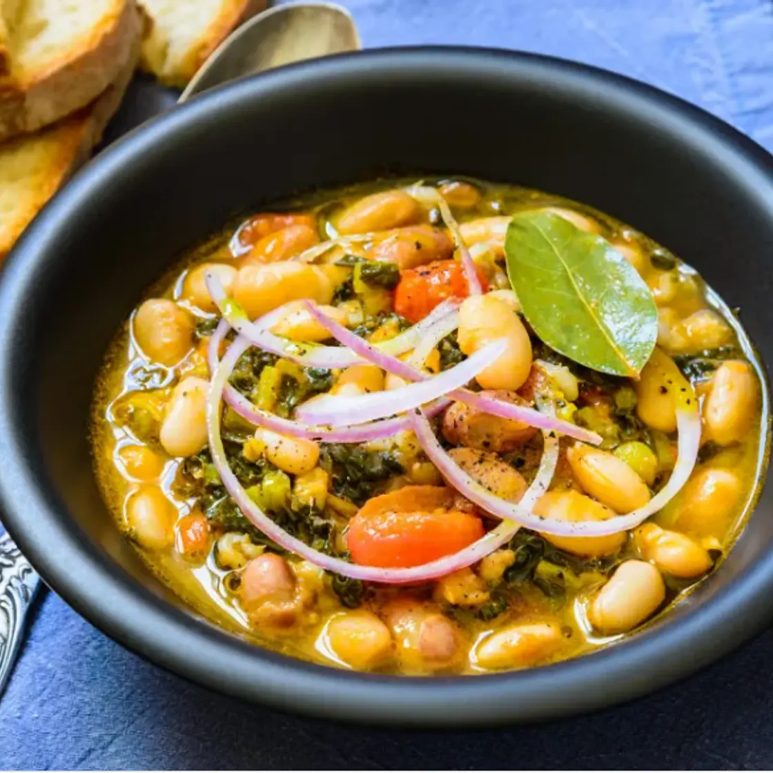 Mediterranean White Bean & Veggie Soup
