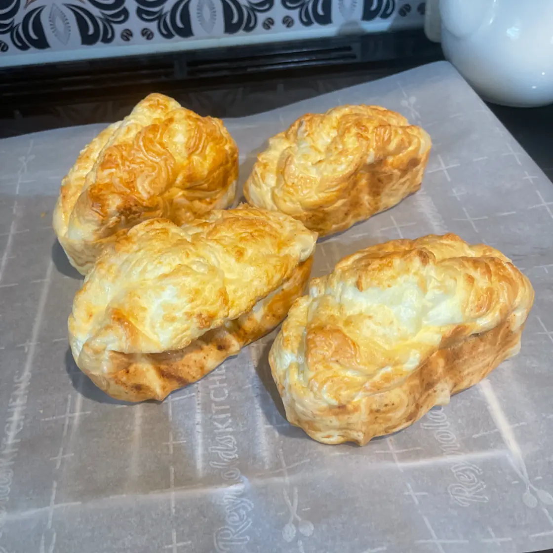 2-ingredient COTTAGE CHEESE BREAD! Follow for more IBS and candi