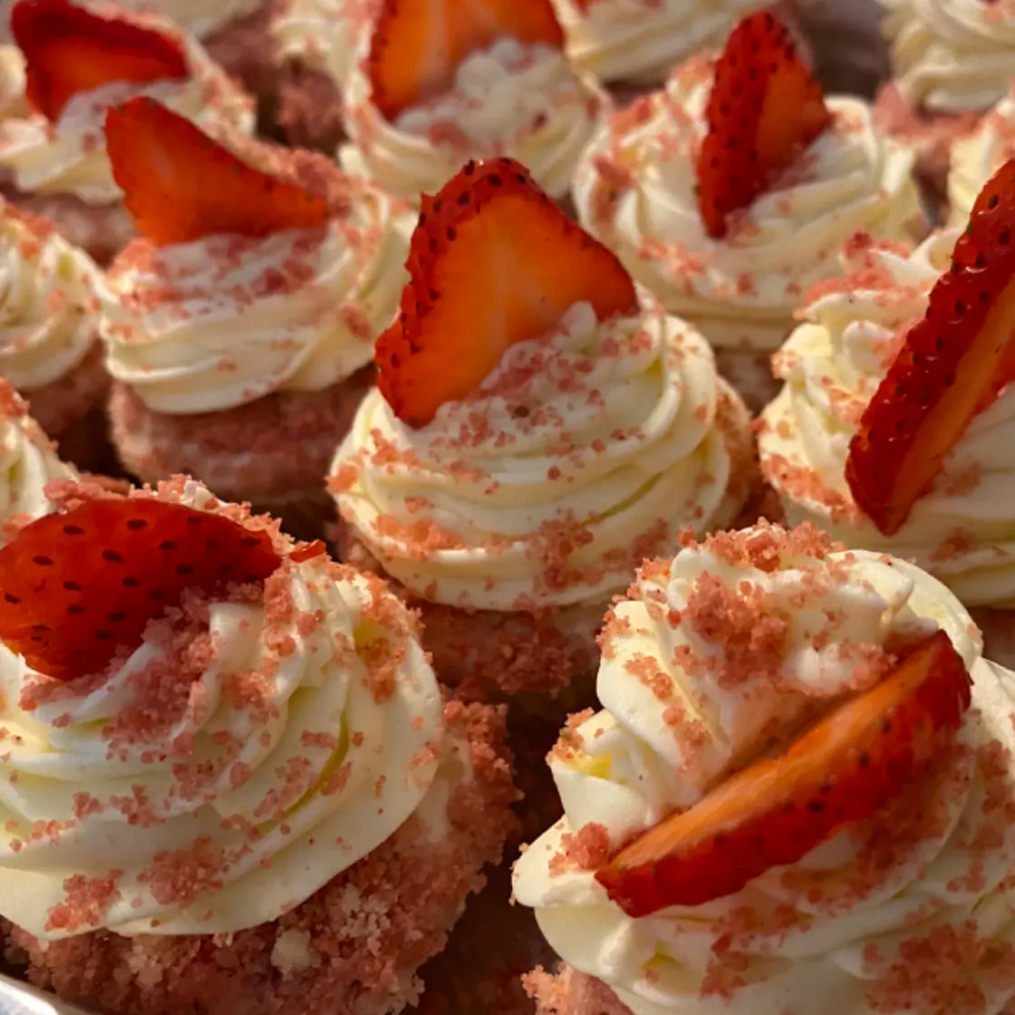 Strawberry Shortcake No-Bake Cheesecake