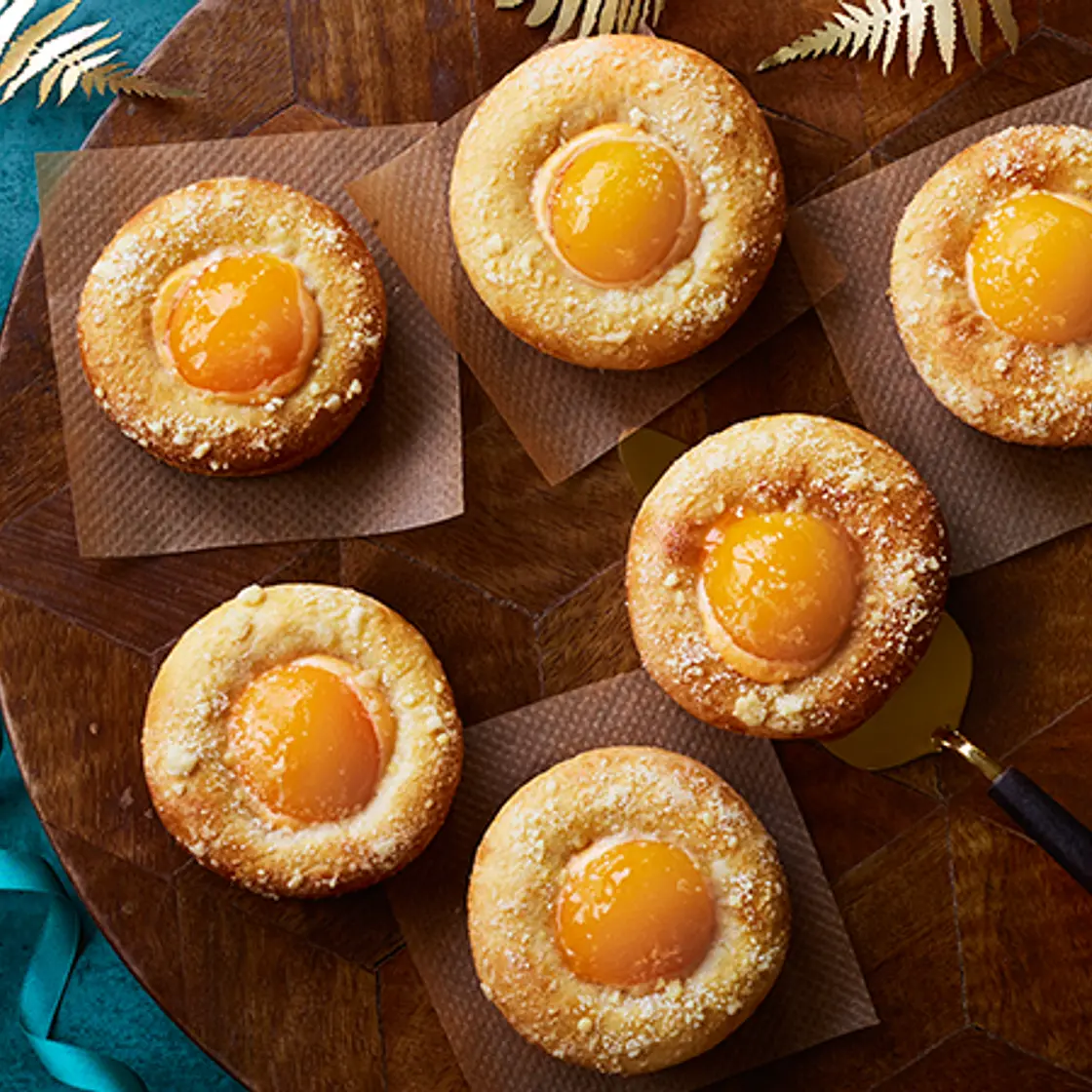 Hermine's Apricot Custard Crumble Buns