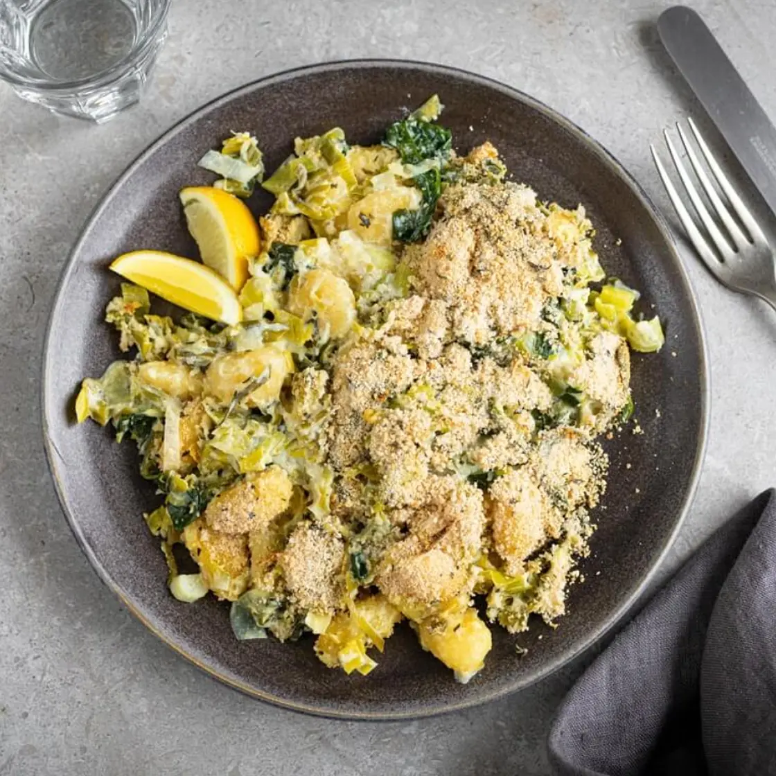 Leek and gnocchi crumble