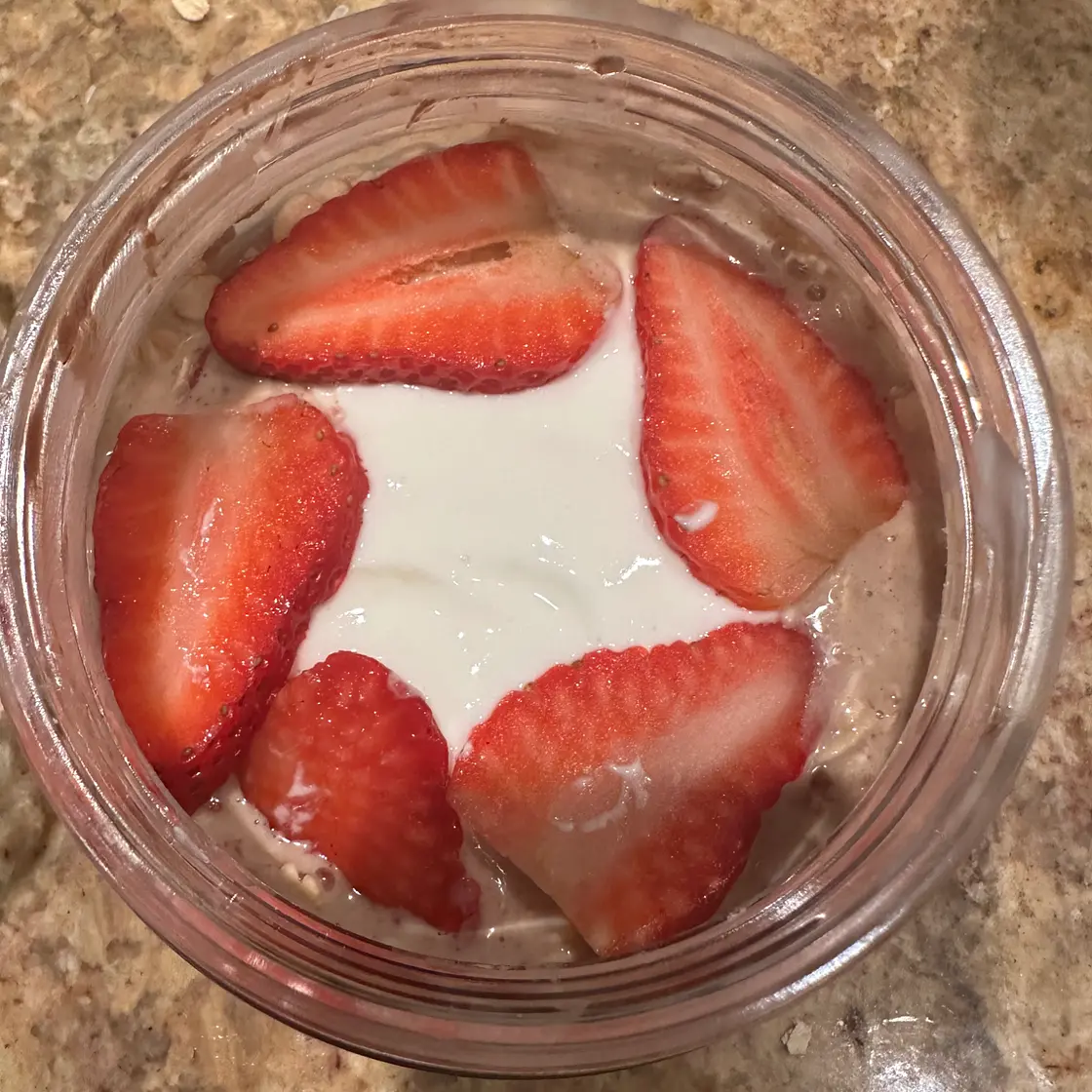 Strawberry overnight oats