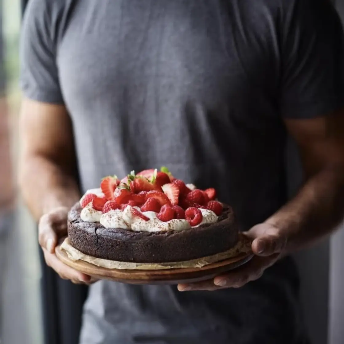 Joe Wicks Fudgy choc cake