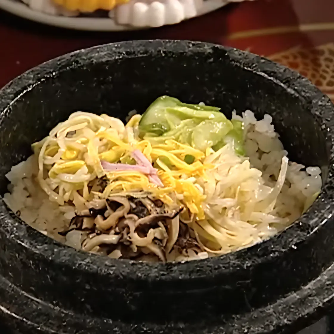 돌솥비빔밥