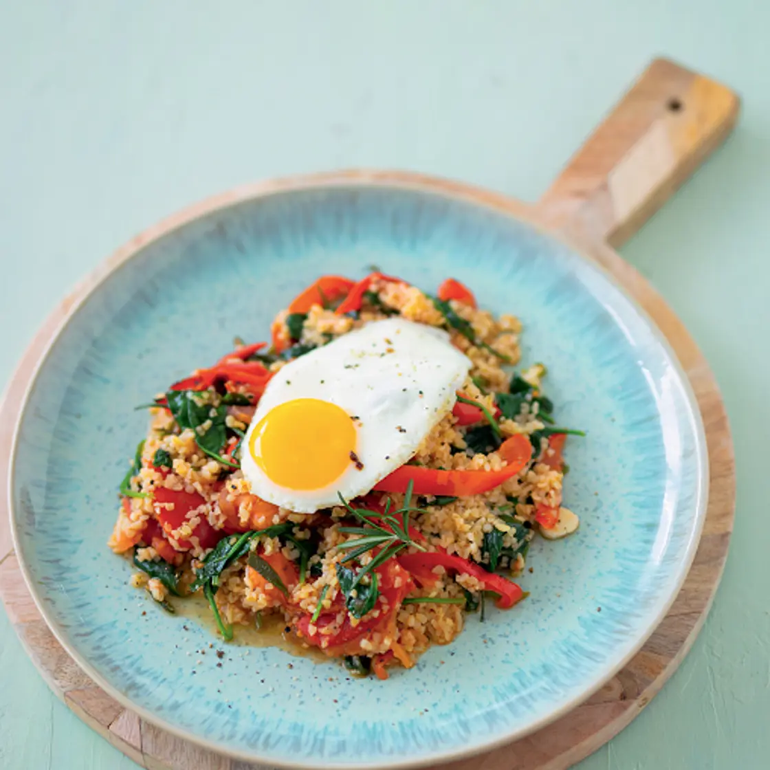Spinat-Bulgur mit Spiegelei