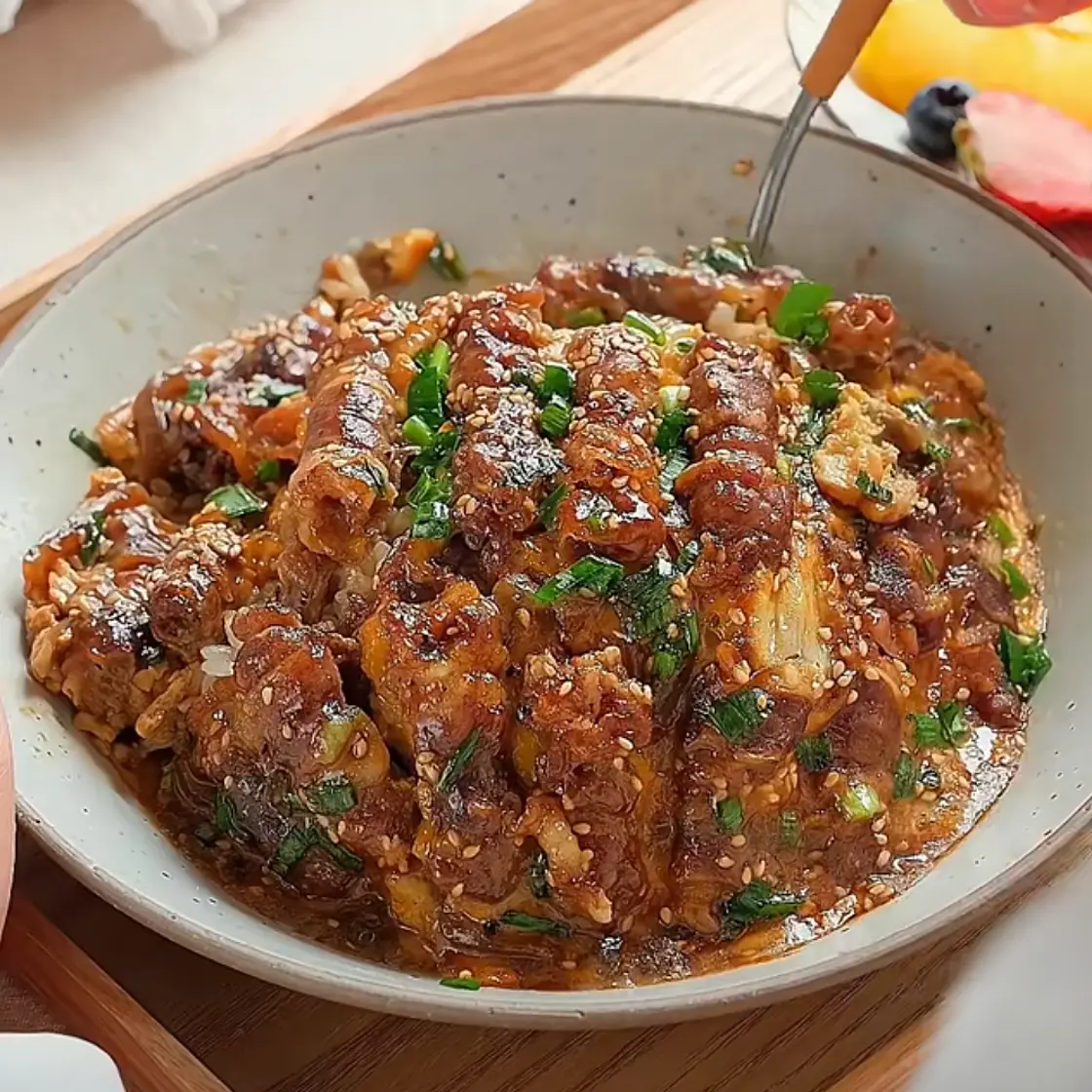 抱蛋肥牛饭 Beef with Egg
