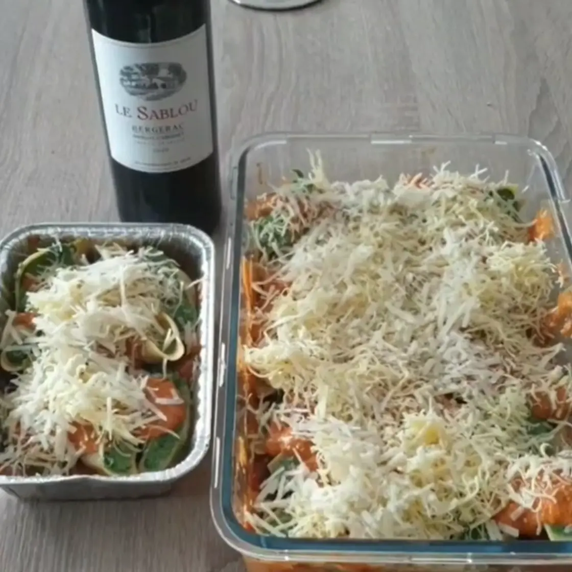 Conchiglioni ricotta épinards sauce poivronnade