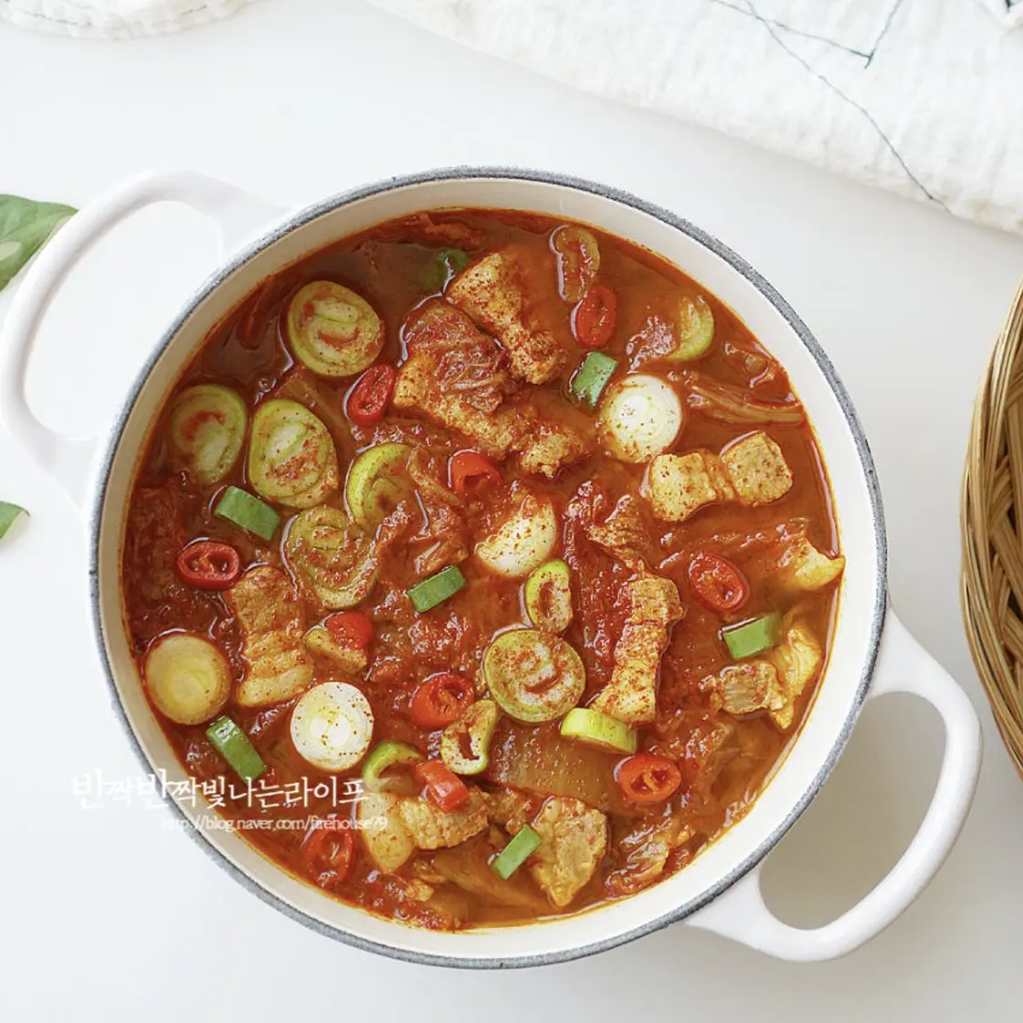 돼지고기 김치찌개 끓이는법