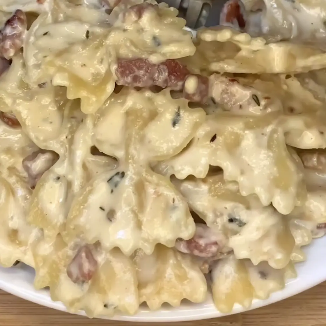 Farfalles sauce chèvre miel