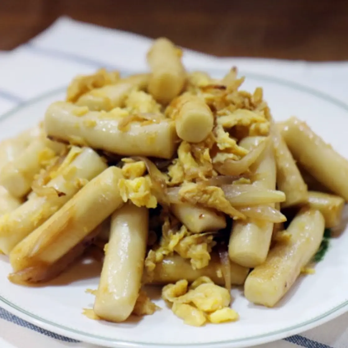 단짠단짠 아이들도 좋아하는 순한 맛 계란 떡볶이