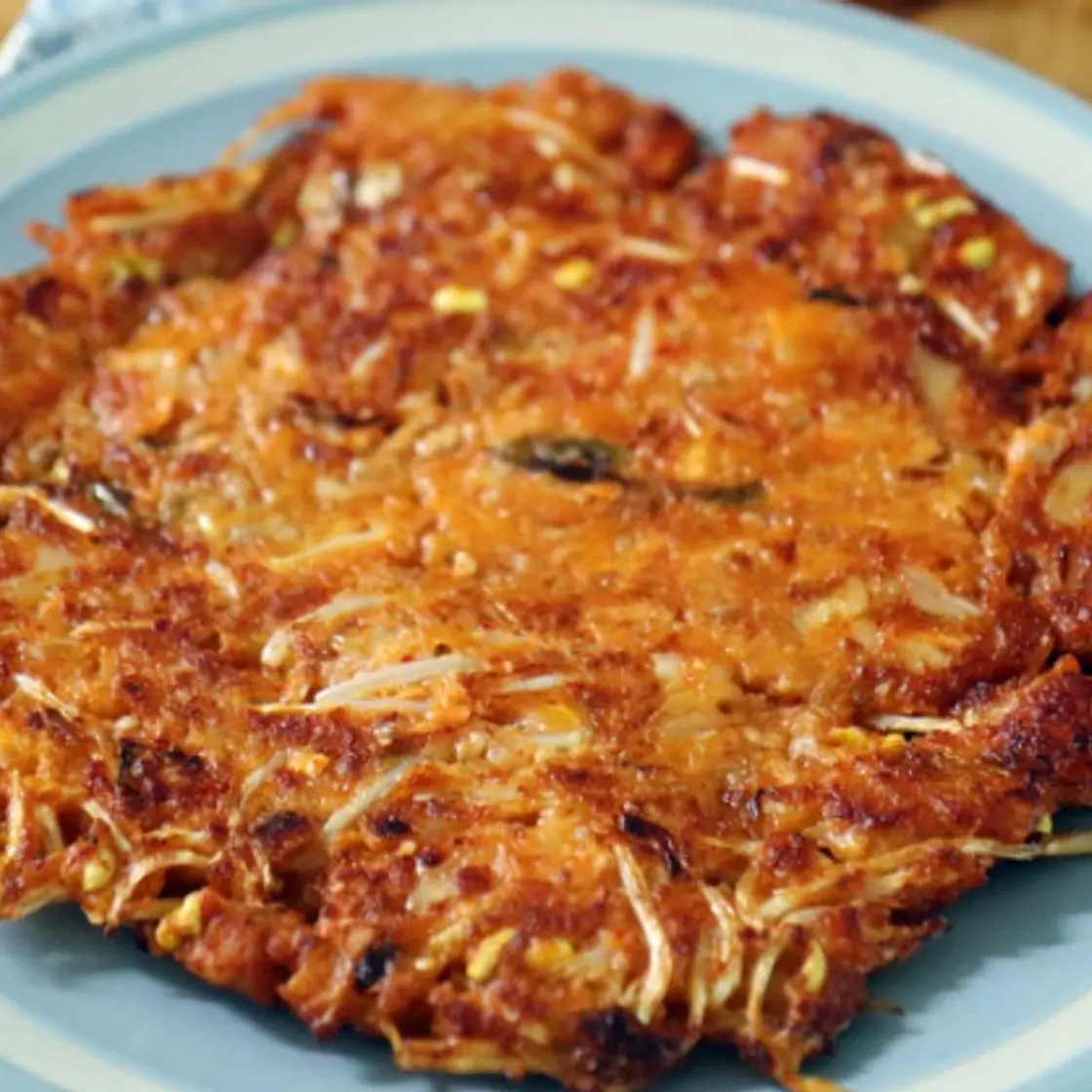 아삭하고 매콤한 김치콩나물전
