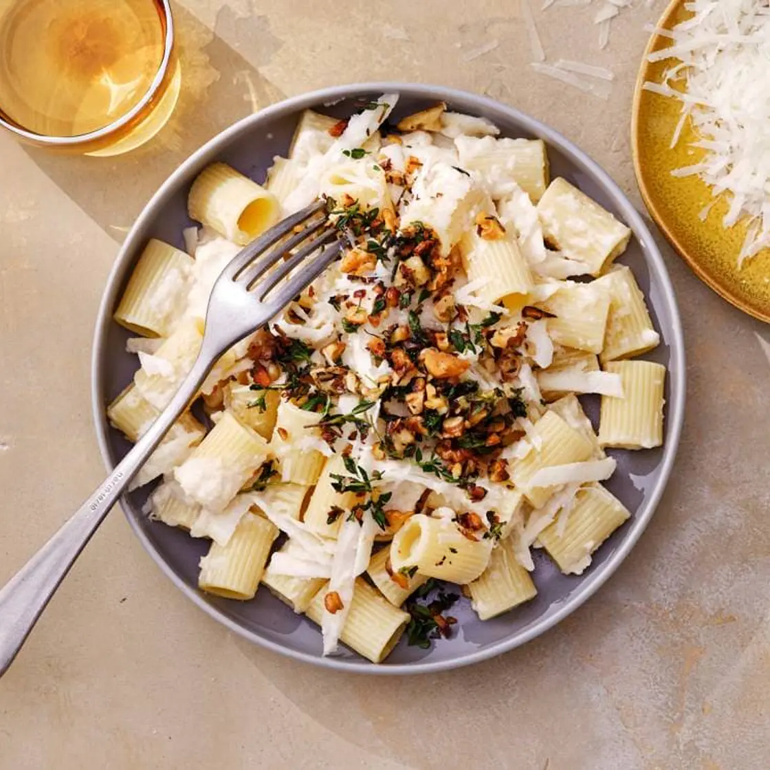 Rigatoni met romige pastinaaksaus