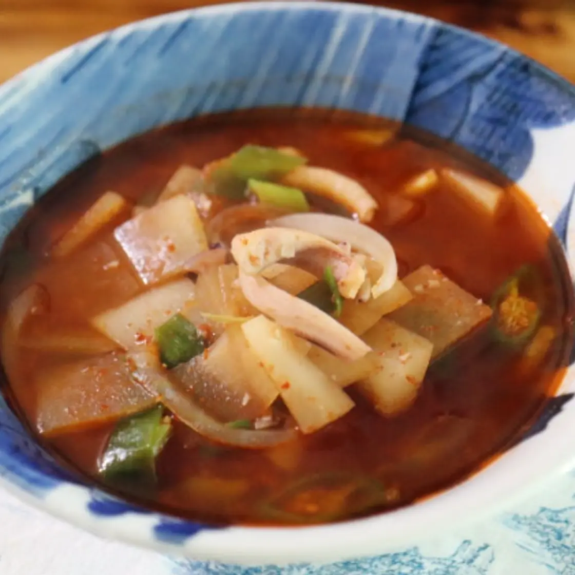 얼큰하고 시원한 오징어 고추장찌개