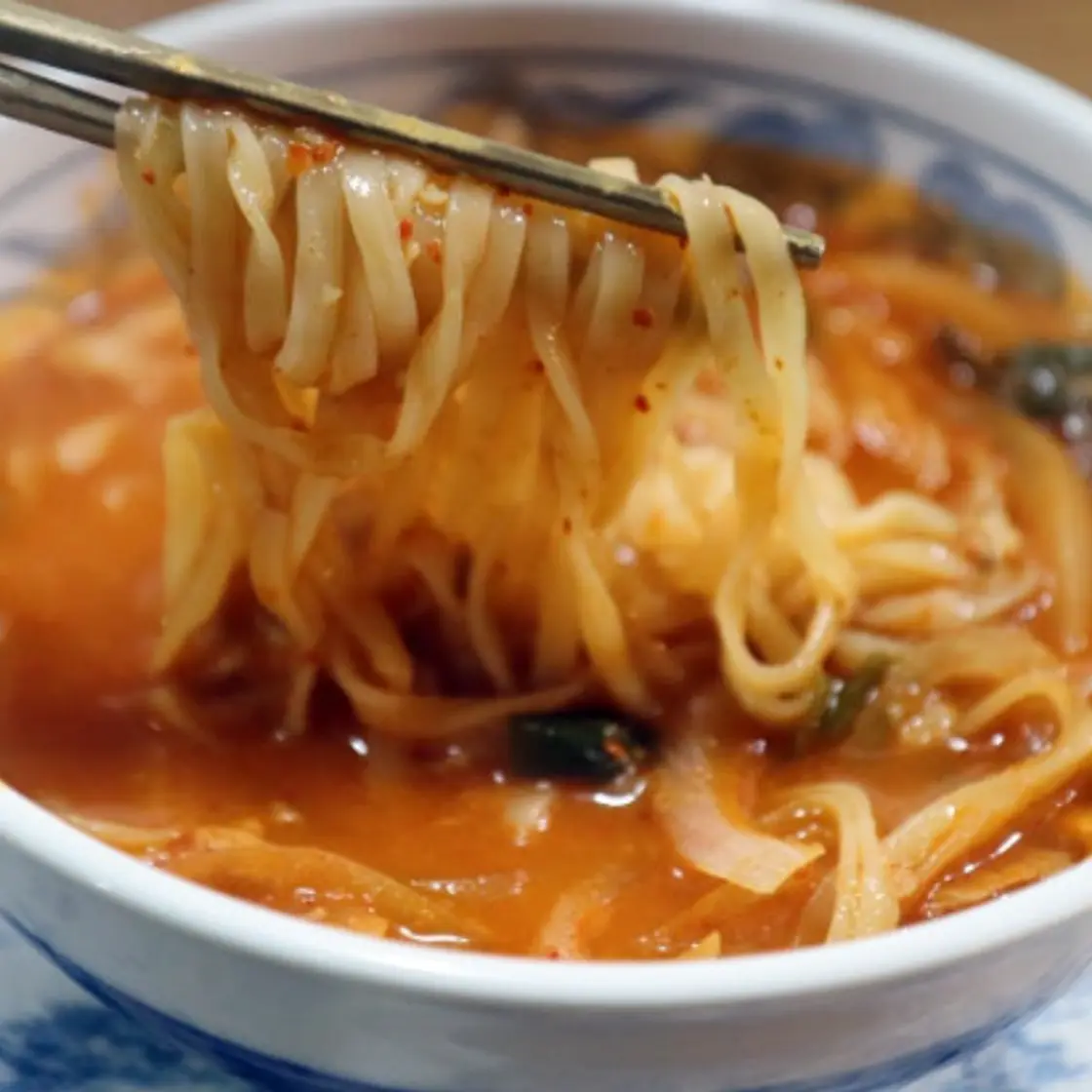 육수 없이 참치 넣어 만드는 얼큰한 장칼국수