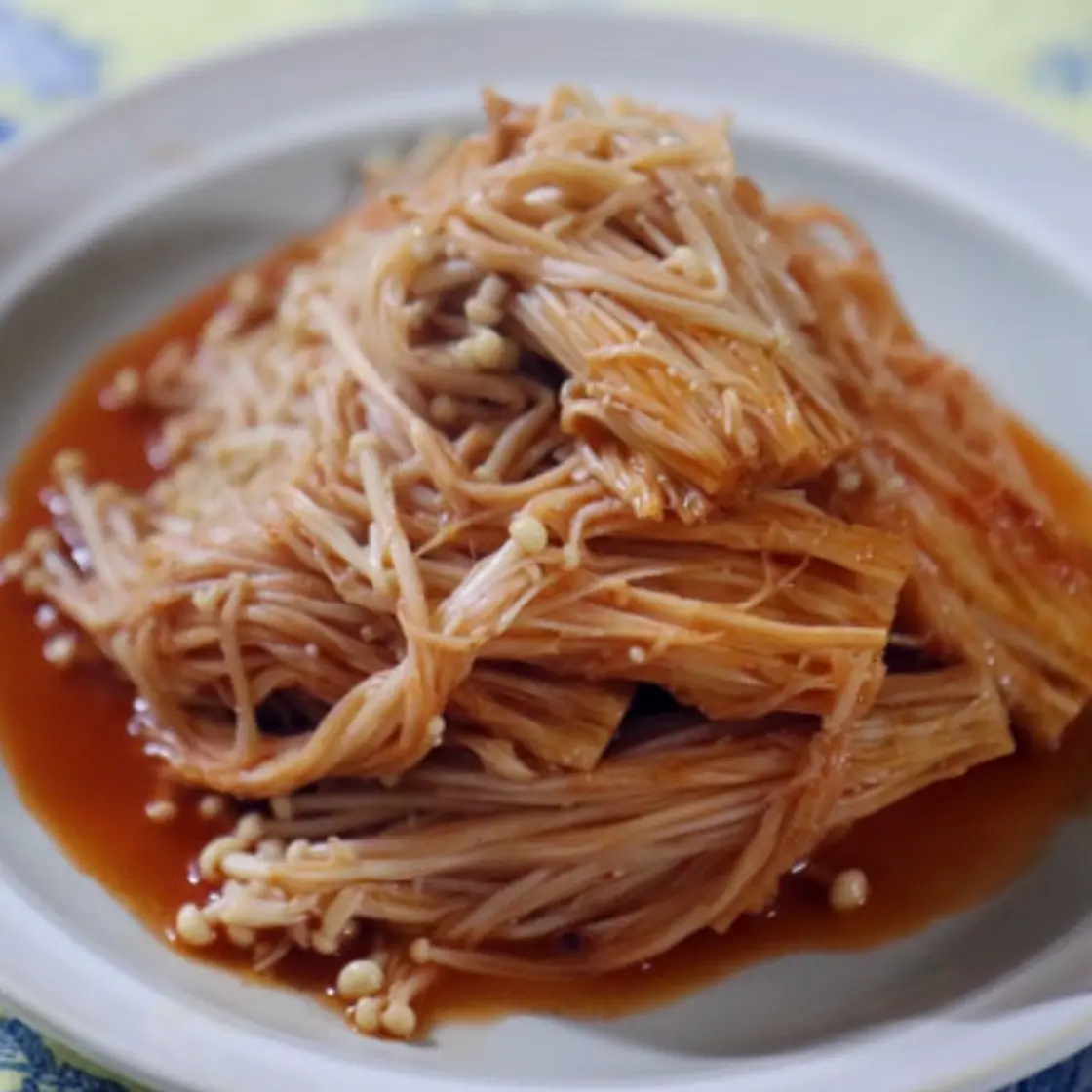 팽이버섯 양파 덮밥 간단하지만 맛있어요.