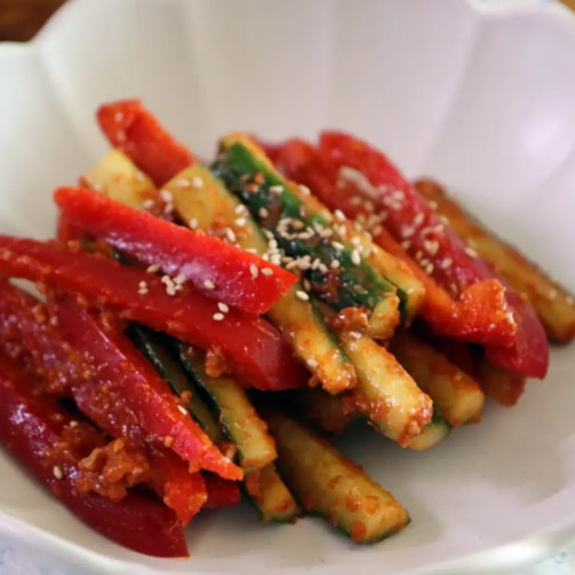 샐러드처럼 즐기는 오이 파프리카 무침 시원한 맛이 일품