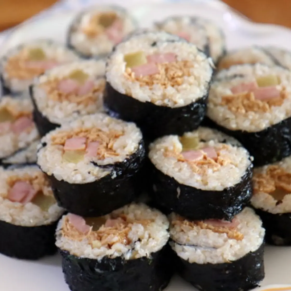 스팸과 유부 넣어 만드는 한 끼 든든한 스팸유부김밥