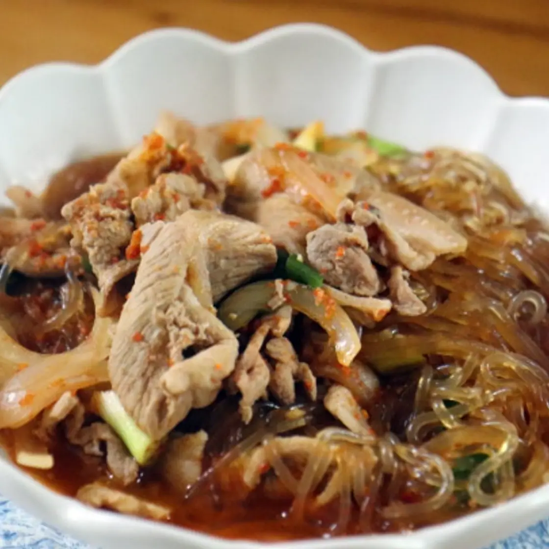 푸짐한 맛이 가득한 당면국물제육