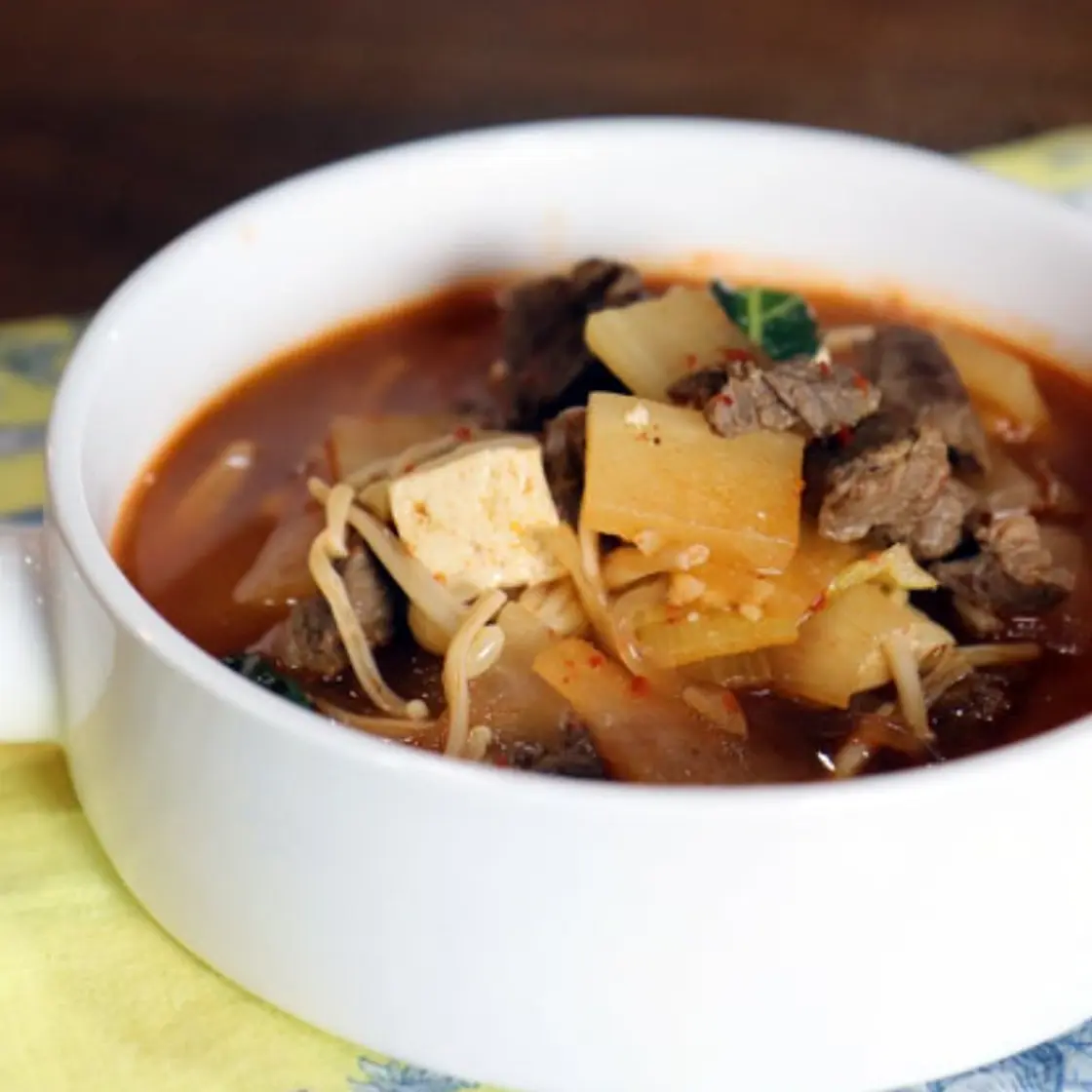추운 날씨에 어울리는 소찌개 소고기 국거리 활용하세요.