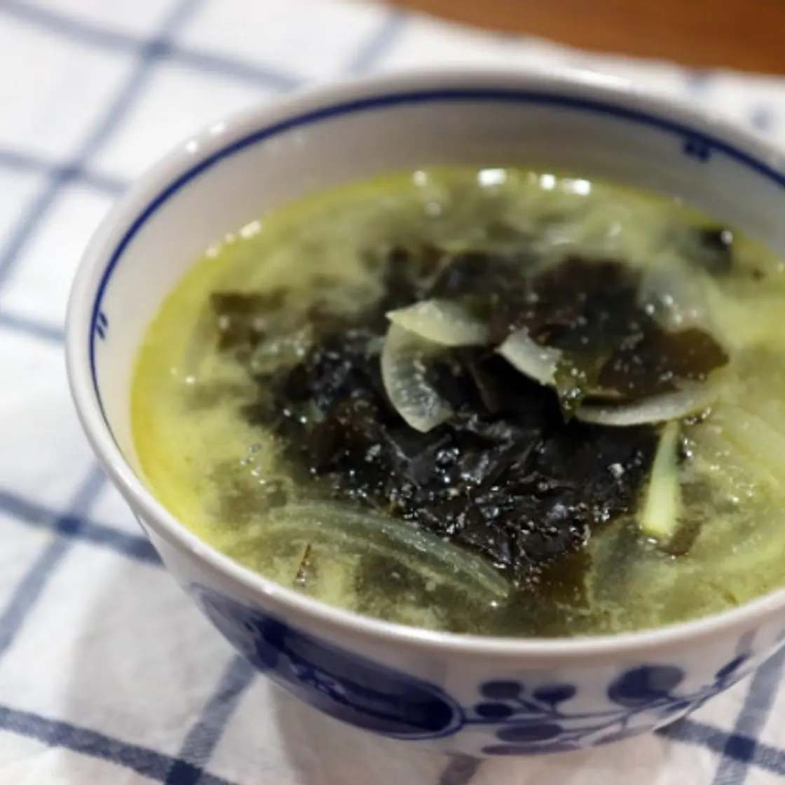 고기도 육수 필요 없는 고소한 미역국