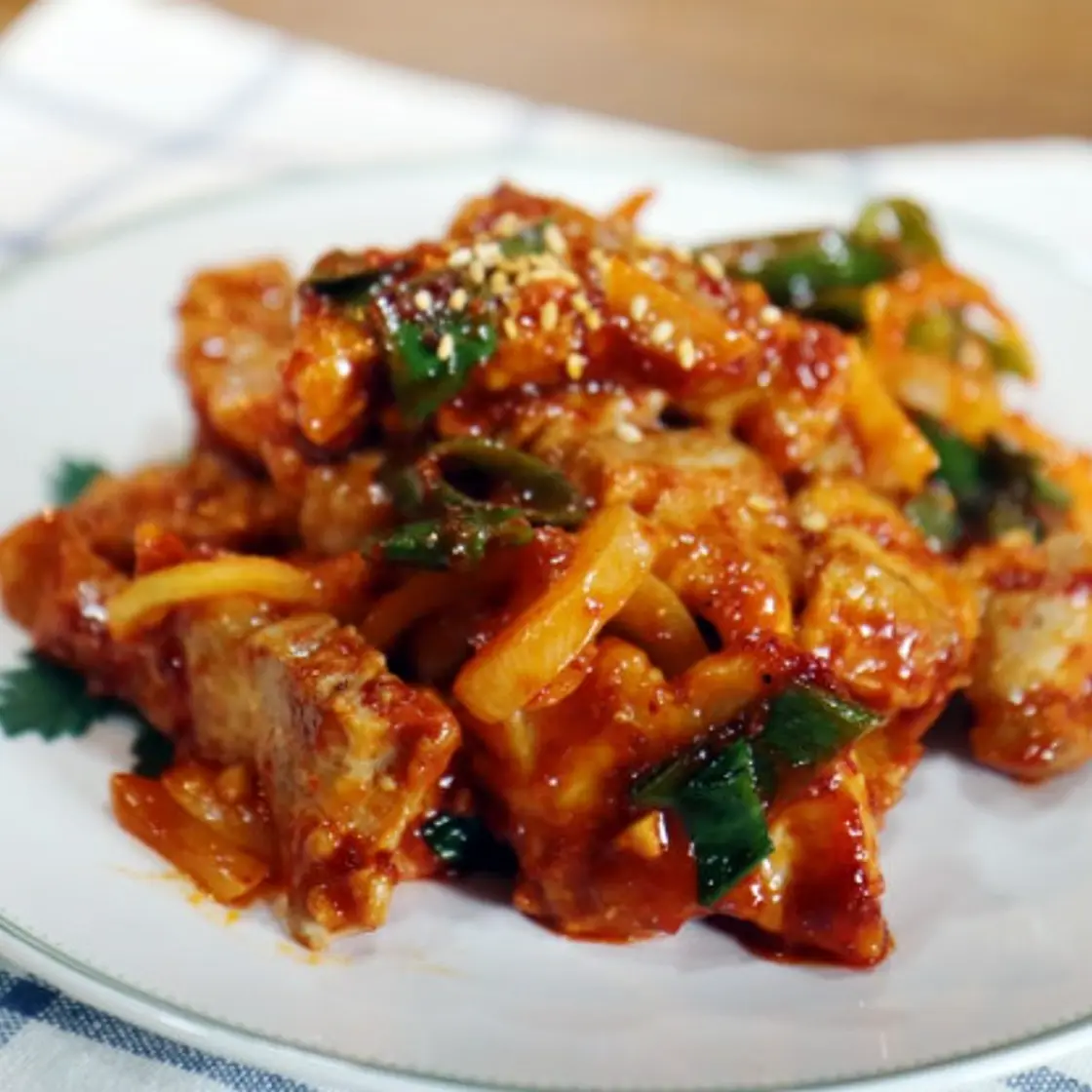 한국 사람이면 누구나 좋아하는 삼겹살 두루치기