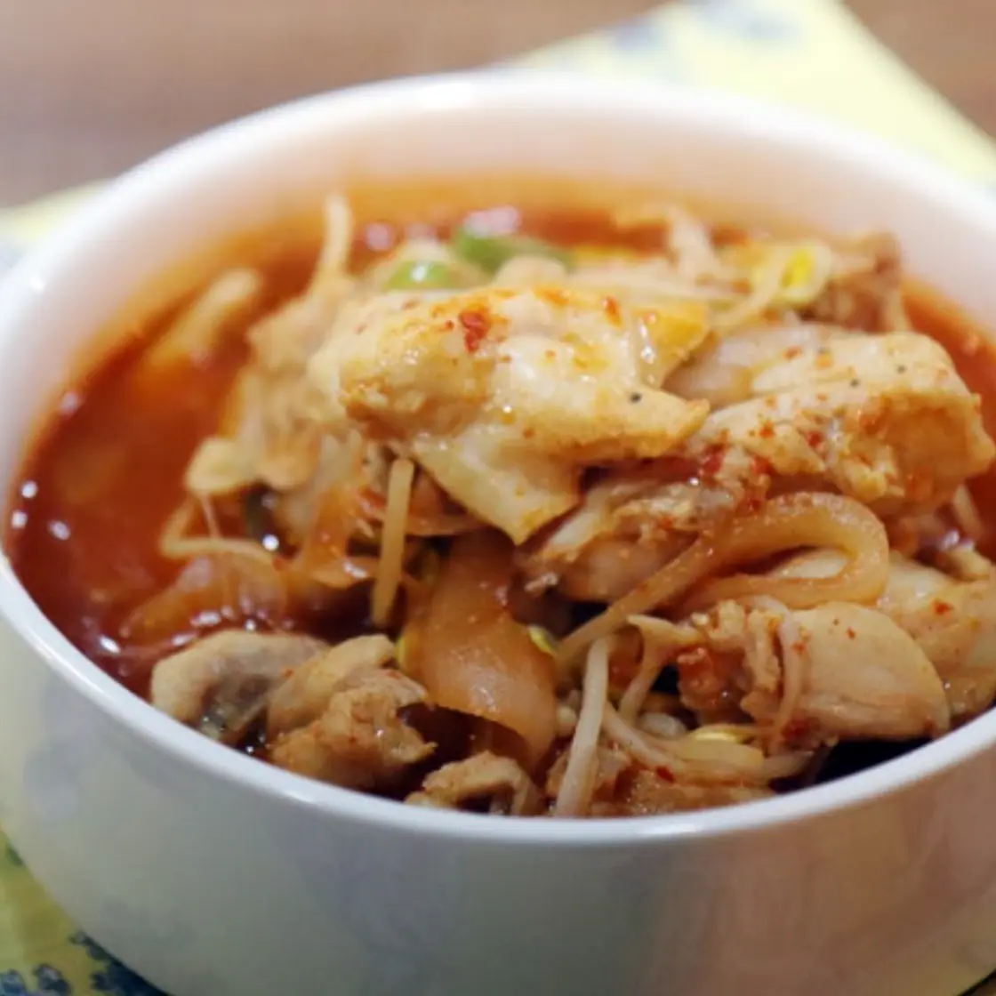 국밥보다 중독성 강한 국물 닭갈비