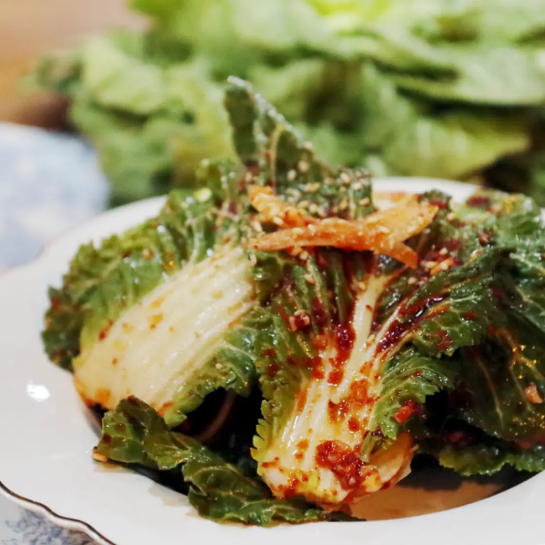 봄동 겉절이 아삭아삭 너무 맛있어요.