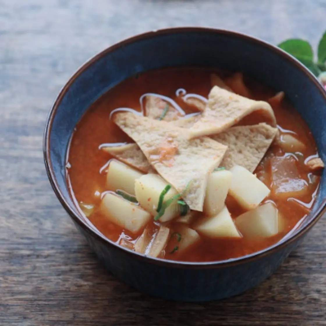 어묵 고추장찌개 따뜻한 국물이 생각날 때 좋습니다.