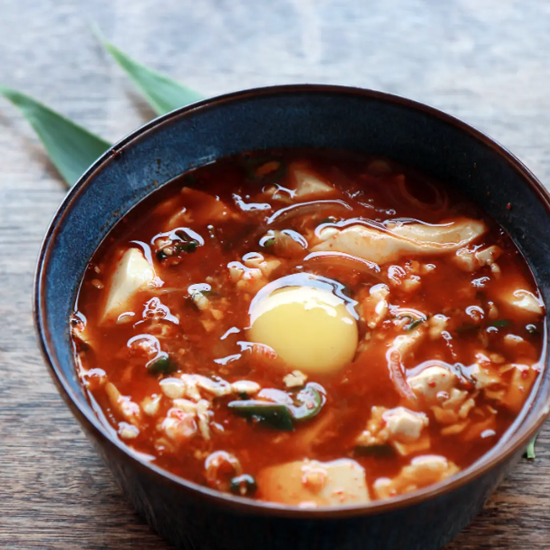 순두부찌개 끓이는 방법 육수 없이 10분만 만들어 보세요.