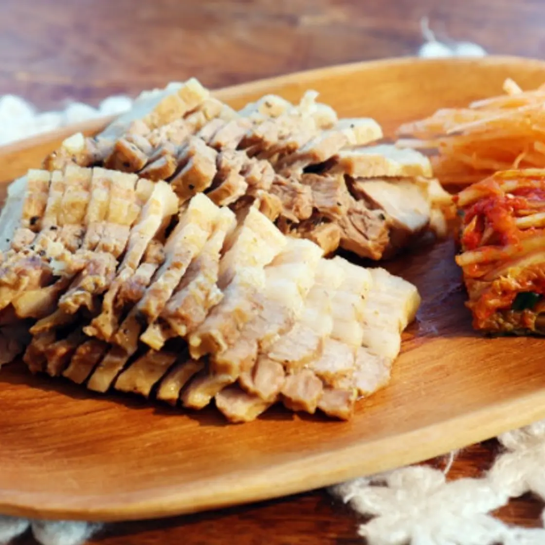 수육 더 이상 물에 삶지 마세요. 맛, 육즙, 잡내 모두 잡은 무수분 수육 비법