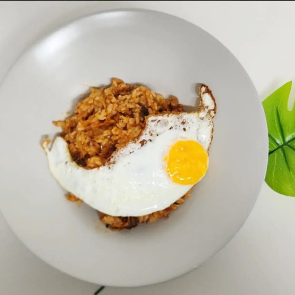 굴소스를 넣은 참치김치볶음밥