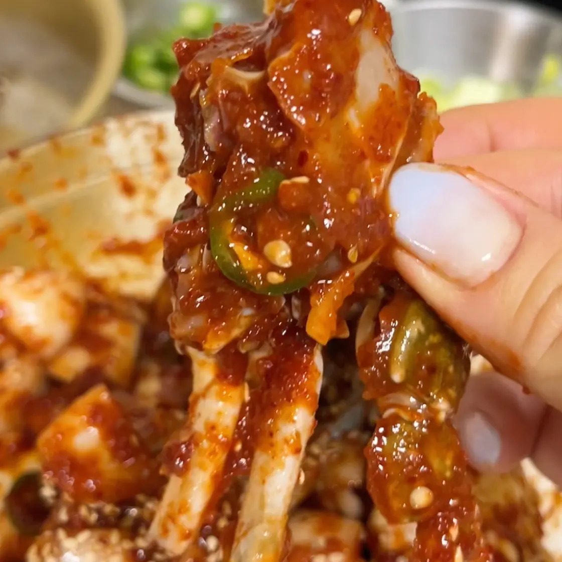 EASY SPICY MARINATED RAW CRABS