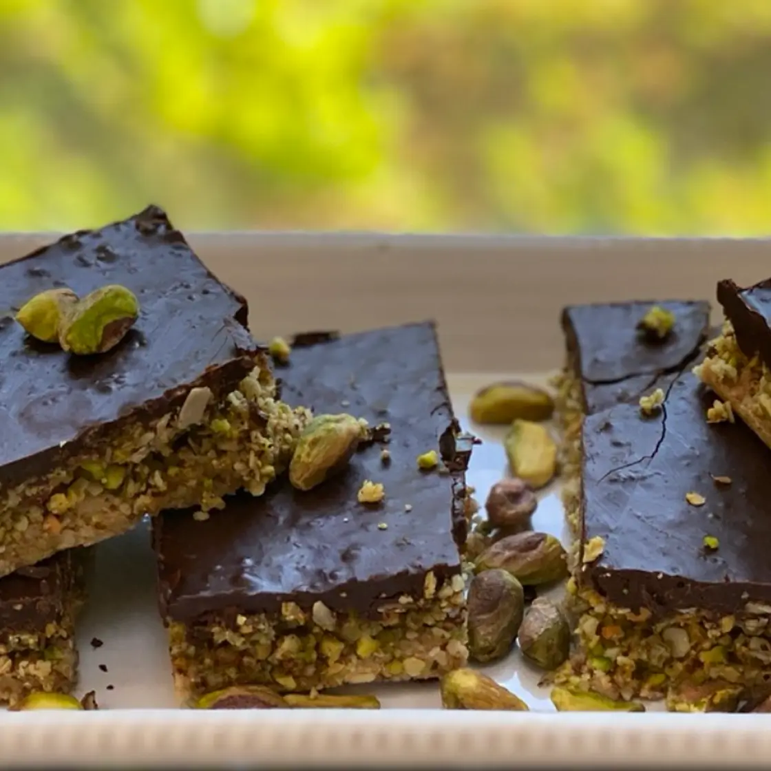 No-Bake Chocolate Pistachio Bars