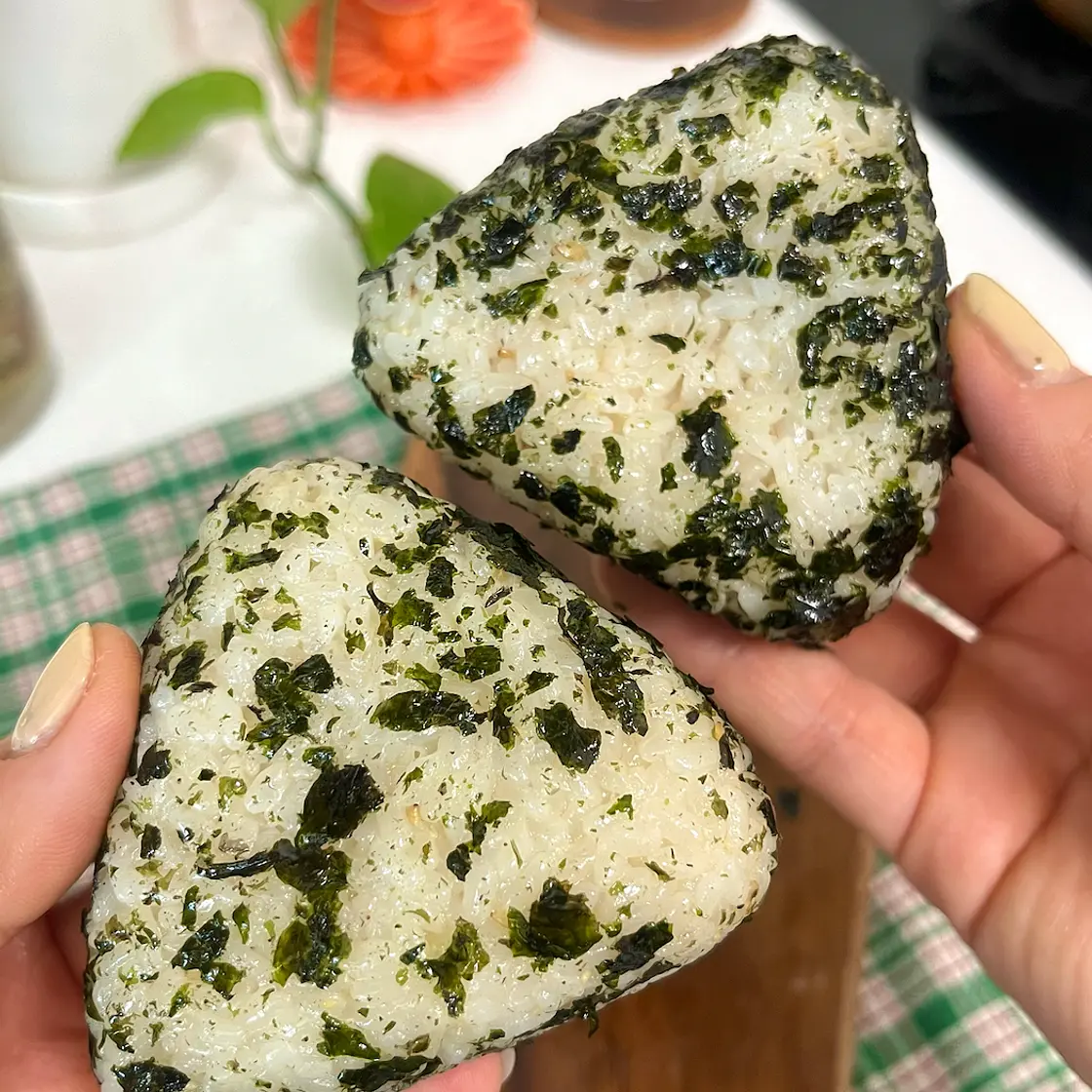 Easy & Delicious Tuna Onigiri