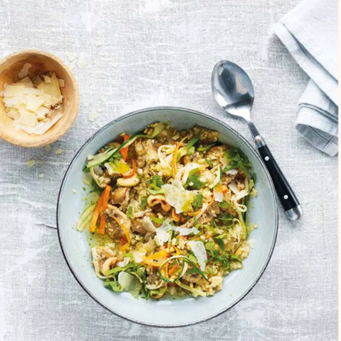 Risotto van bloemkool met paddenstoelen en noten