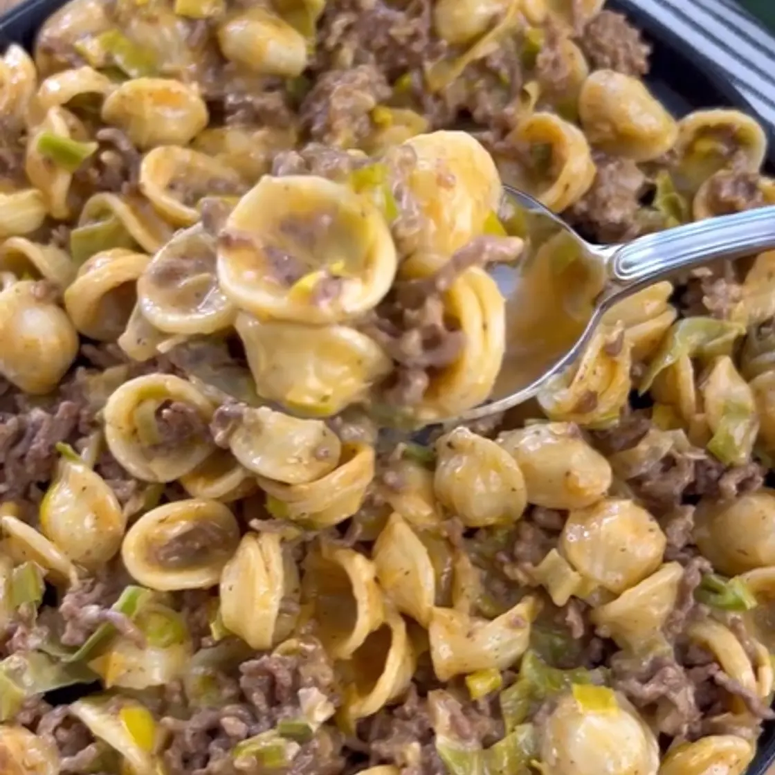 Nudeln mit Hackfleisch Lauch Sauce