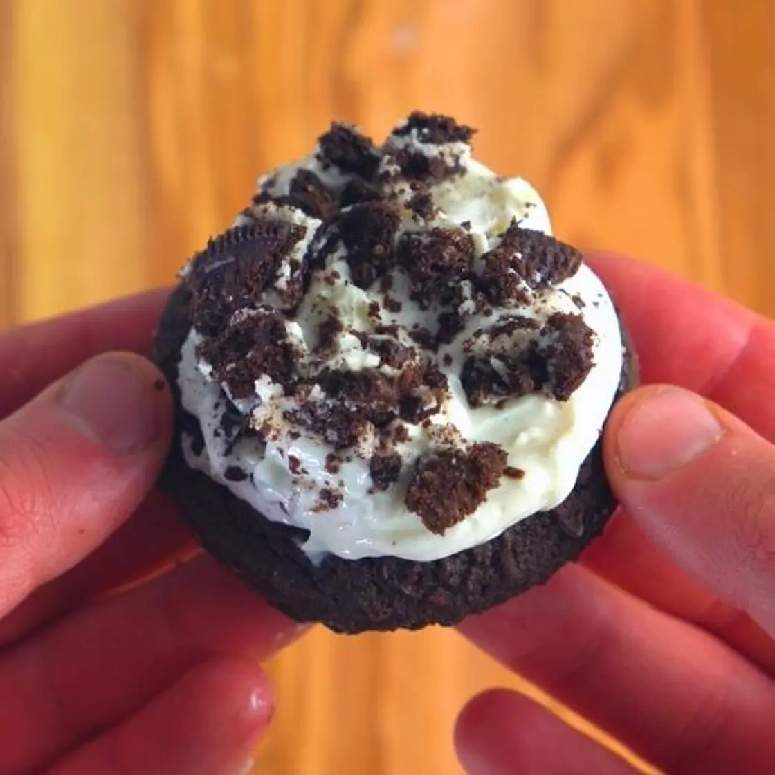 49 Calorie Frosted Oreo Chocolate Cookie