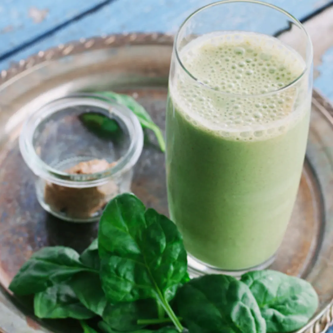 Superpower banana, almond and spinach smoothie
