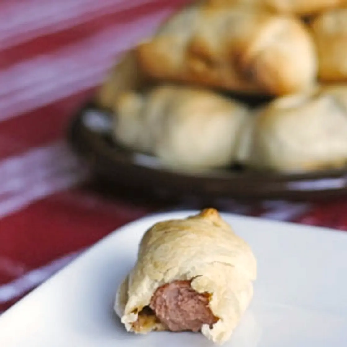 Bacon-Cheddar Pigs in a Blanket