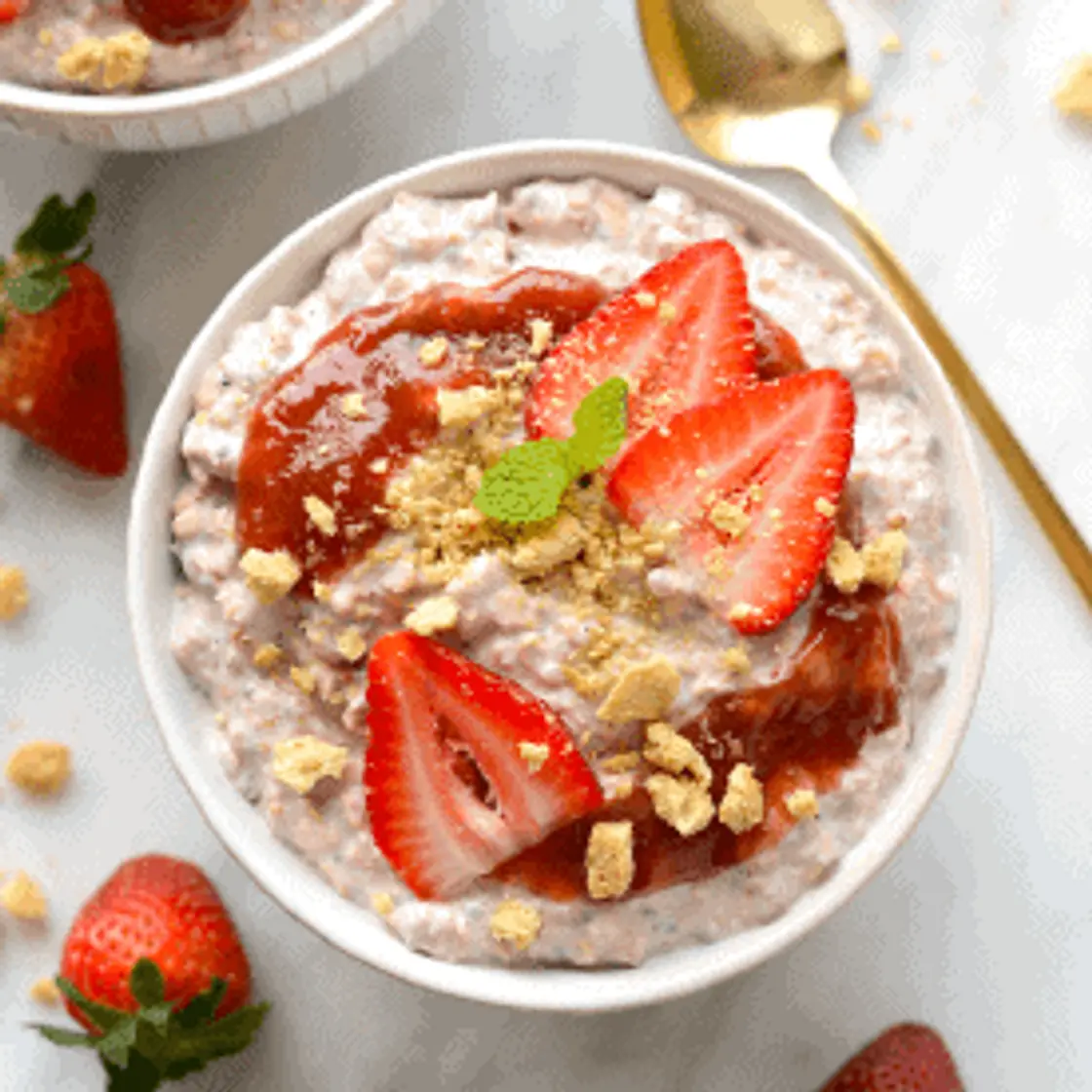 Strawberry Cheesecake Overnight Oats