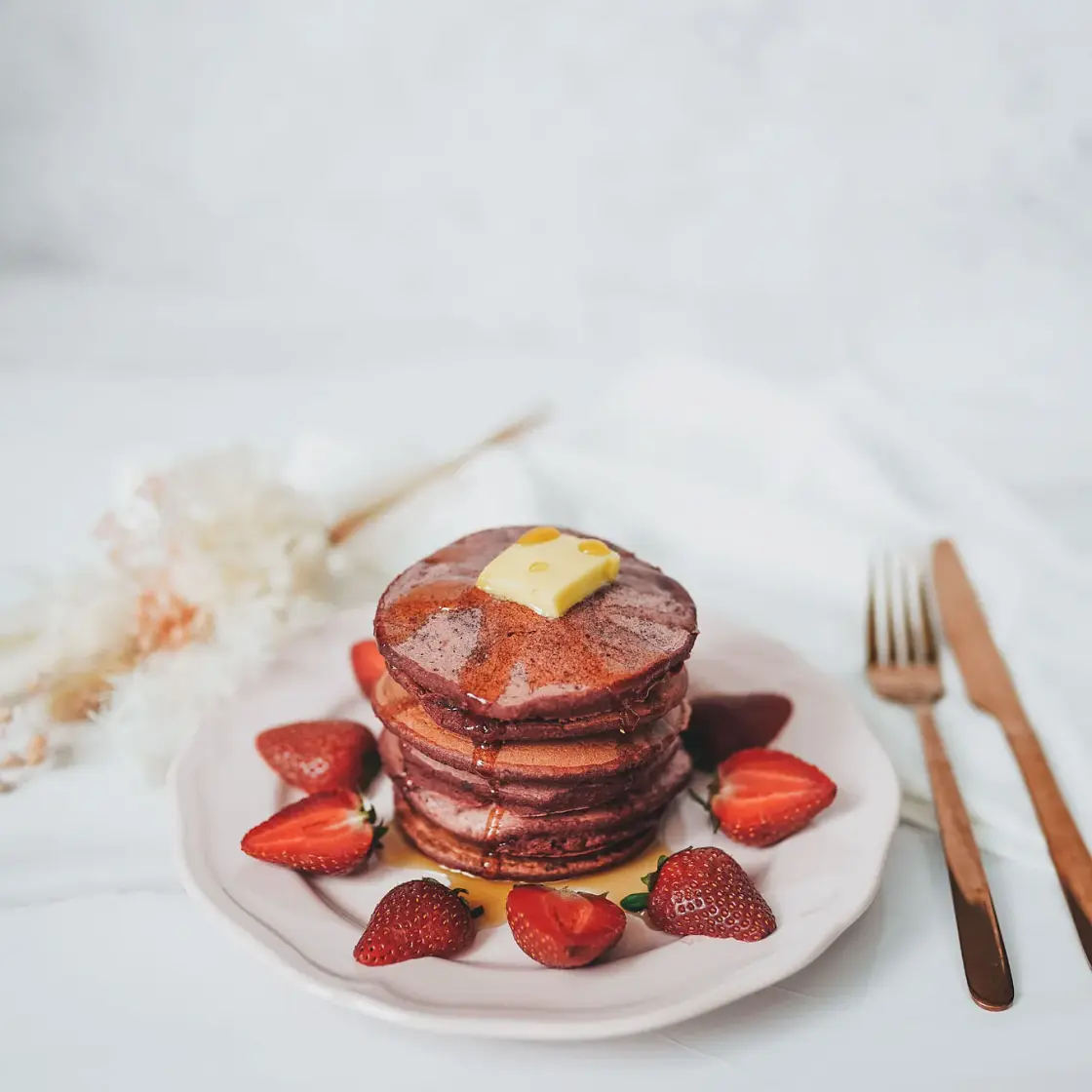Healthy Red Velvet Pancakes
