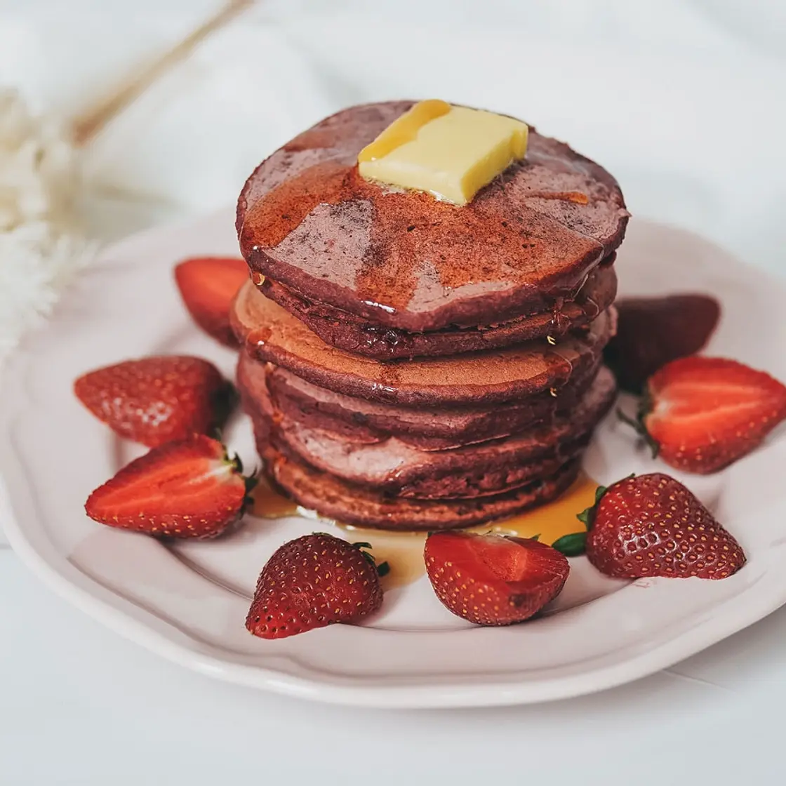 Healthy Red Velvet Pancakes