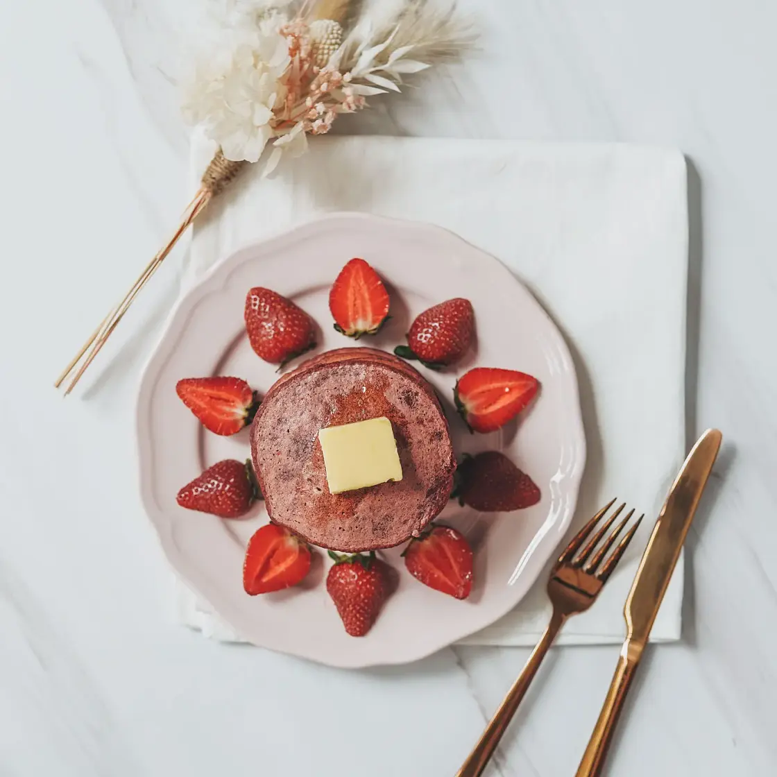 Healthy Red Velvet Pancakes