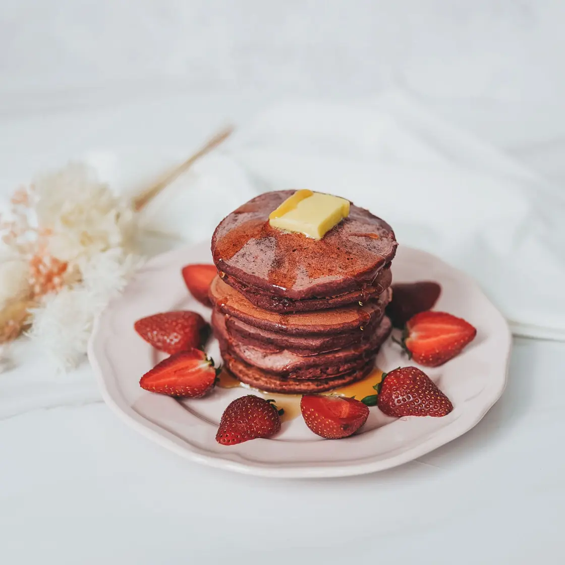 Healthy Red Velvet Pancakes