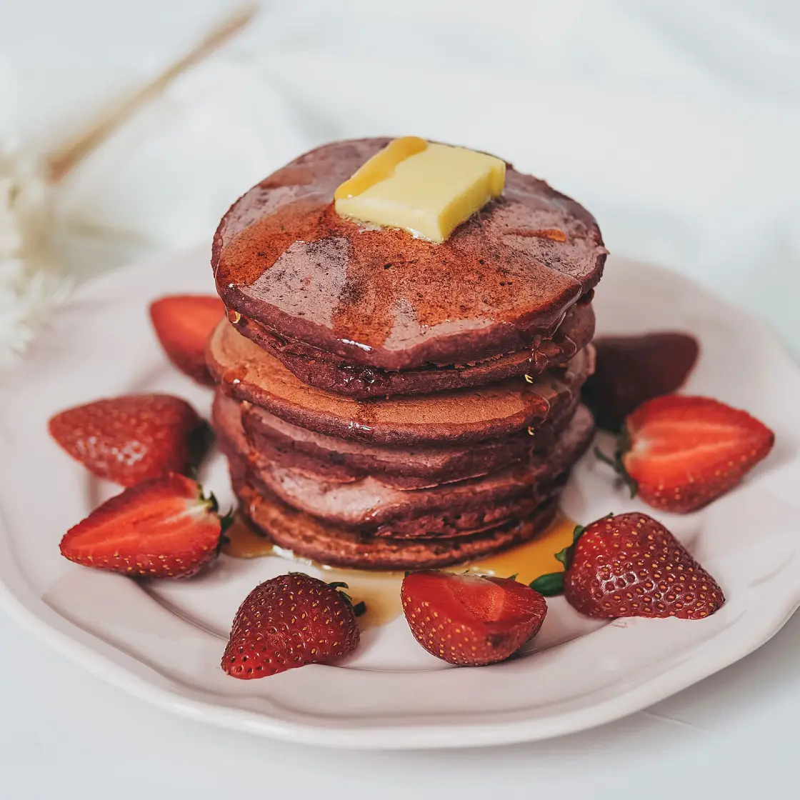 Healthy Red Velvet Pancakes